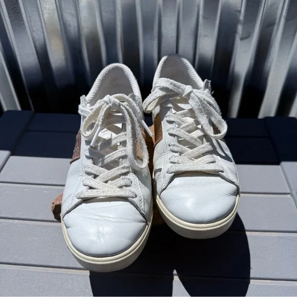 Ecco White Sneakers Tennis Shoes Leather bronze silver accents EU 37 - Picture 3 of 11